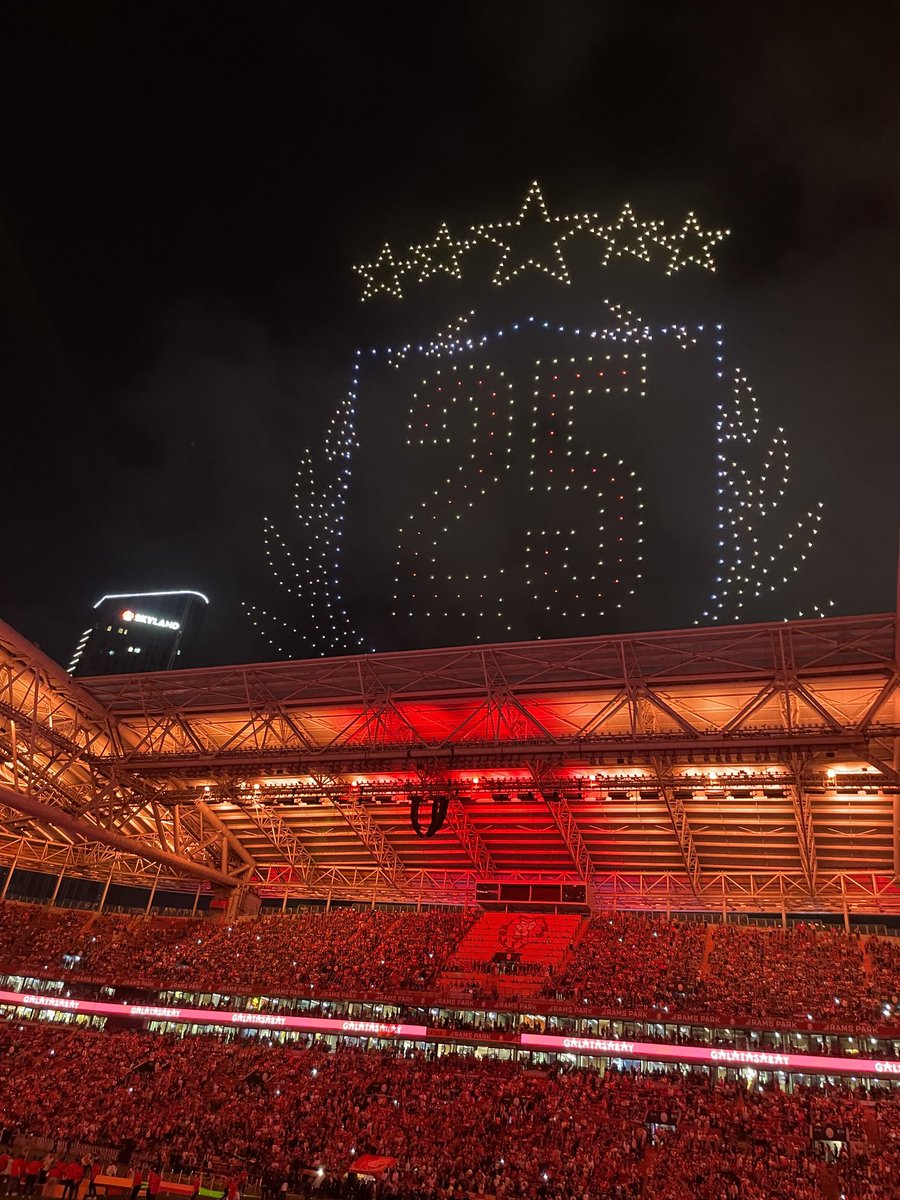 Seneler ne çabuk geçiyor   Bütün şampiyonluklar benim hayatımda yaşandı , Nice şampiyonluklara 💛❤️🦁