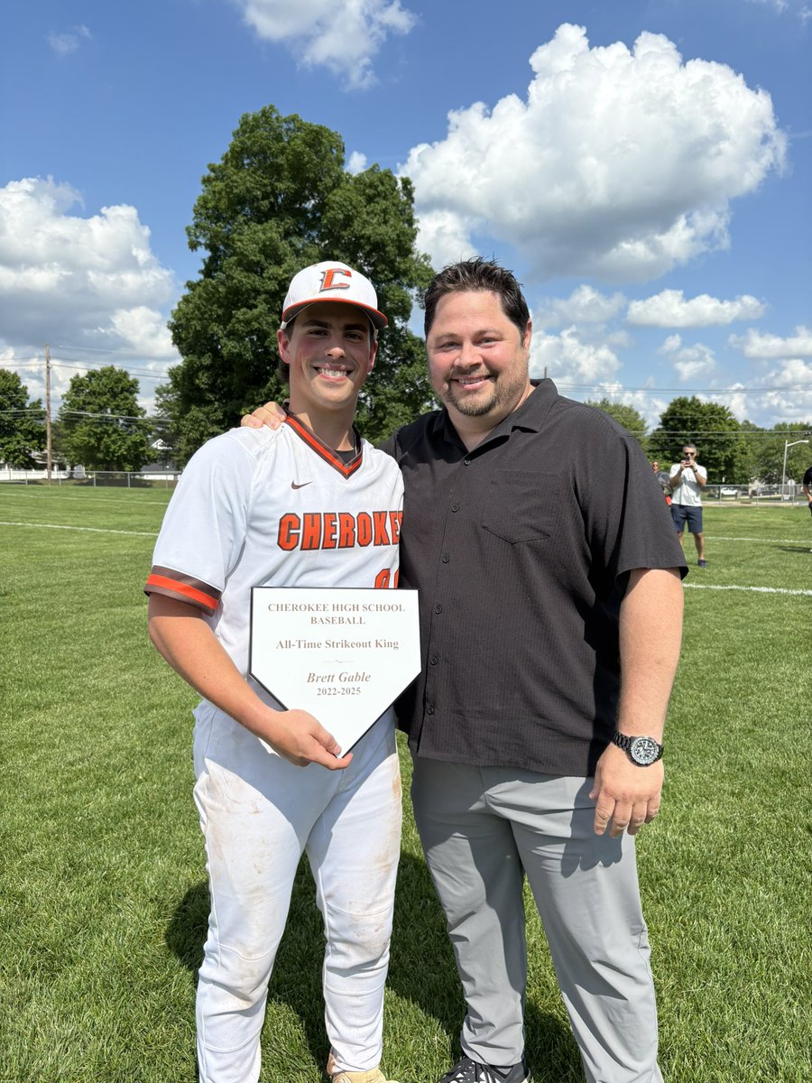 Chiefsstylebaseball (@chiefsstylebas1) on Twitter photo Cherokee alumnus Chris Murray (99) gracefully passes the all time Cherokee strikeout record to the new Strikeout King Brett Gable. Thank you to Chris and his family for coming out to support the current Chiefs! <a href="/Cherokee_HS/">Always_a_Chief</a> #FTBFTC Cherokee alumnus Chris Murray (99) gracefully passes the all time Cherokee strikeout record to the new Strikeout King Brett Gable. Thank you to Chris and his family for coming out to support the current Chiefs! <a href="/Cherokee_HS/">Always_a_Chief</a> #FTBFTC