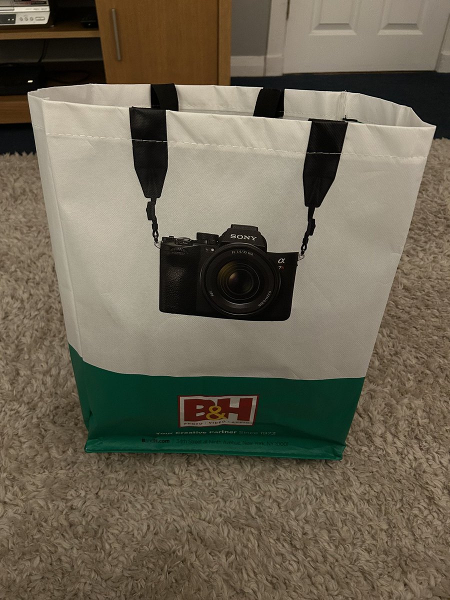 Ian Adam ๐บ๐ฆ (@speedwaysnapper) on Twitter photo That feeling ๐when your friend returns to Scotland ๐ด๓ ง๓ ข๓ ณ๓ ฃ๓ ด๓ ฟ from his holiday in New York with your <a href="/bhphoto/">B&H Photo Video</a> order That feeling ๐when your friend returns to Scotland ๐ด๓ ง๓ ข๓ ณ๓ ฃ๓ ด๓ ฟ from his holiday in New York with your <a href="/bhphoto/">B&H Photo Video</a> order