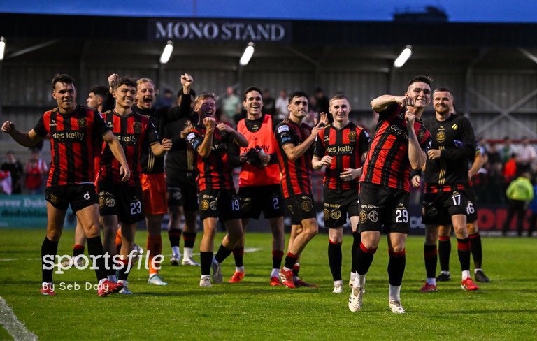 Sean Grehan of Bohemians, right, celebrates with teammates after their side's victory over Derry City in the SSE Airtricity Men's Premier Division at Dalymount Park tonight.

📸 @sebaJFdaly 

sportsfile.com/more-images/77…