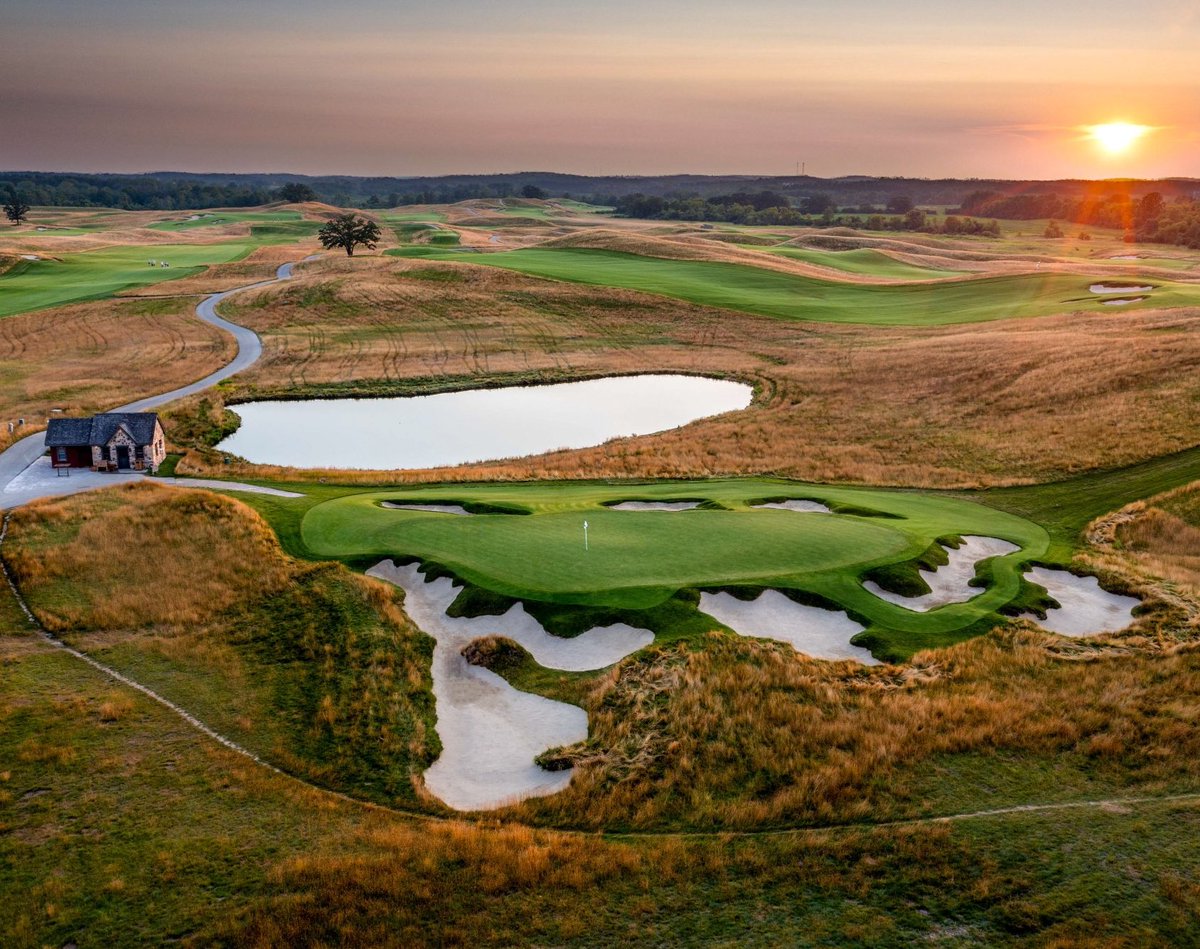 All credit to the USGA…

The venues for the U.S. Women’s Open each and every year are spectacular!

This is how you get people more interested in women’s golf. Put them on courses that make people want to watch. 

Erin Hills is a beauty.