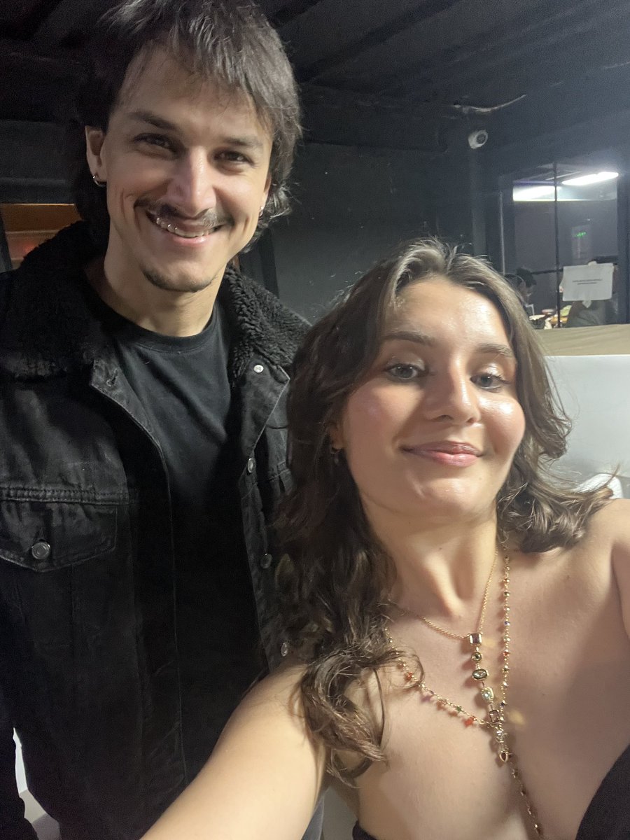 onerdigi bi kac eser uzerine uzun uzun konustuk, o anlatti ben dinledim küskünmüş bizlere... kırgınmış… ama yine de umudu varmış gelecege dair… gençlere selam söyledi… <a href="/DemirKursa25533/">Kürşat Demir</a>