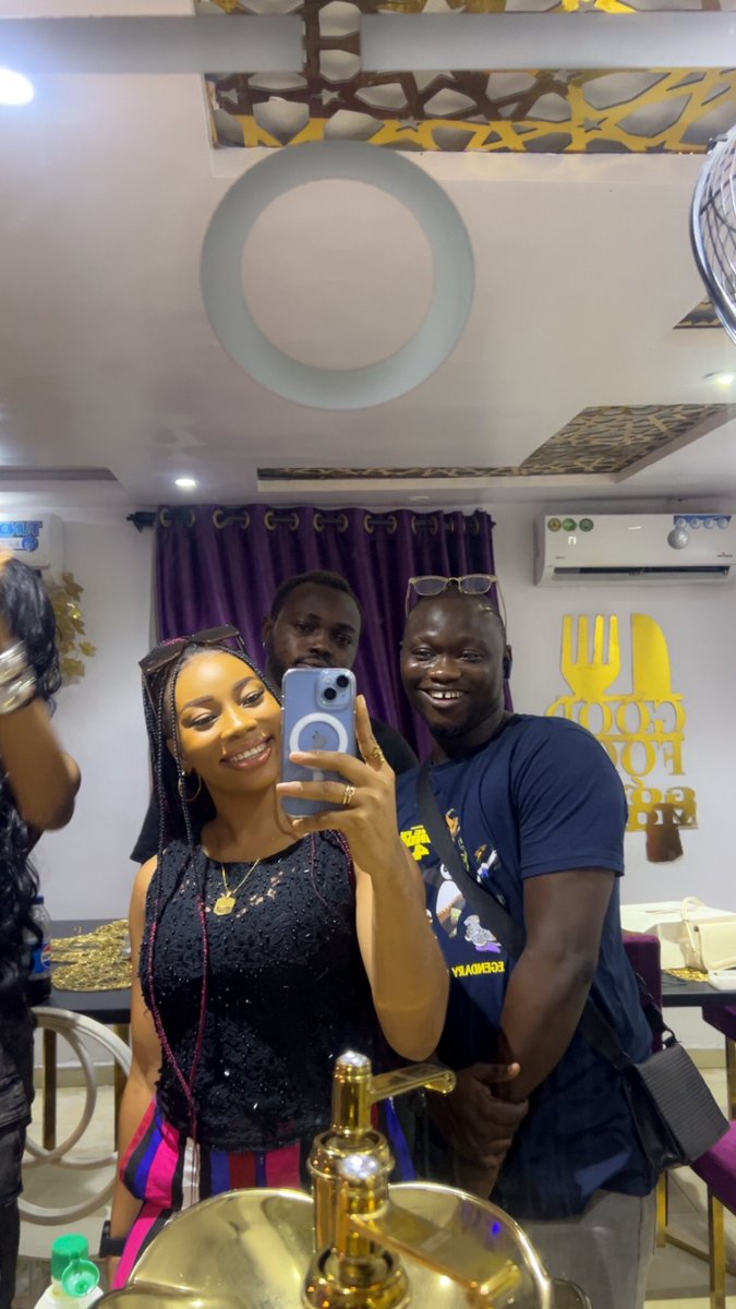 shadesofjazzy's tweet photo. Amala hangout with the gang❤️❤️❤️
@13fxiii @Oreofethompson @Olisa_closet @ochethaking @Tido910 @Survival_M0de 

#SurvivalCommunity
#AmalaRuns
#AmalaRunsSurvival https://t.co/u5f4fT8A8J