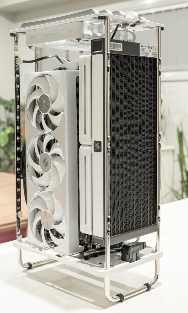 Beautiful build in the Chalk NANOQ R by AngleAcademic6852 on Reddit ⚪️ Get yours at: thor-zone.com/mini-itx/nanoq…

#sffpc