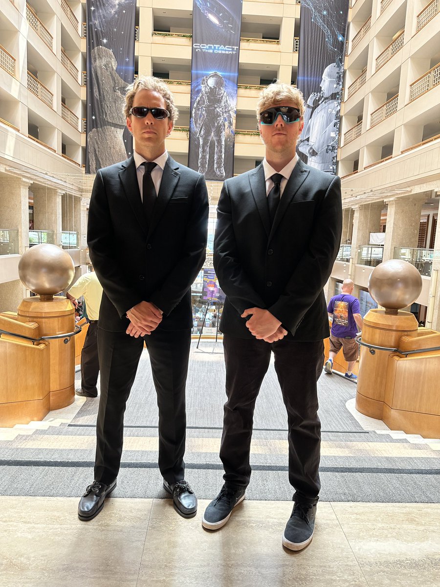 ThisParaLife's tweet image. The MIBs have landed at the world’s largest UFO convention Contact in the Desert