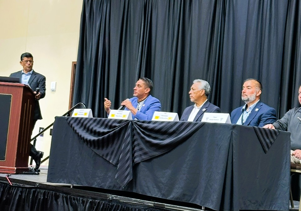 Glad to join business leaders with the New Mexico Trucking Association for a roundtable discussion today on issues impacting the industry's ability to safely &amp; efficiently deliver the goods that keep our state moving. Grateful also to <a href="/NMDOT/">NMDOT</a>, <a href="/NMStatePolice/">NMSP</a> &amp; legislators there.