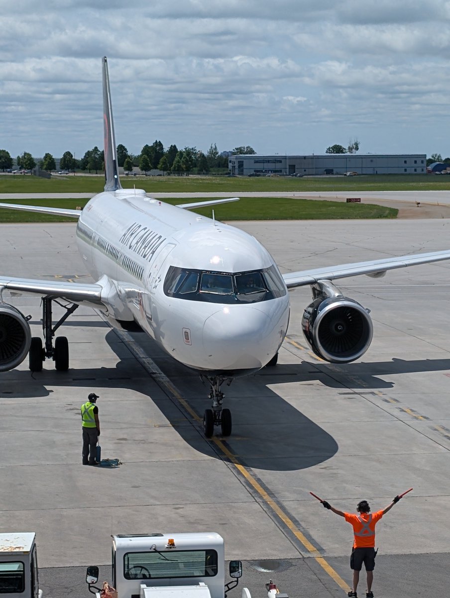 BizCouncilBC's tweet image. We’re about to board our flight home! Did you know that Air Canada’s predecessor, Trans-Canada Air Lines, inaugurated its first flight in 1937 with a route between Vancouver and Seattle? Today, its a BCBC member that connects the nation with domestic service to 50 Canadian…