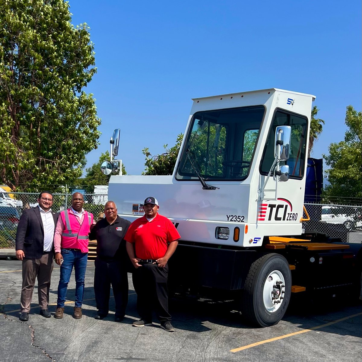tci_leasing's tweet image. Another electrifying week at TCI! ⚡ We're proud to support our customers' sustainability goals & compliance needs with Lonestar EV yard trucks. Each delivery helps mitigate WAIRE obligation for California’s warehouse action plan.
Schedule a consultation: go.tcitransportation.com/4kmCZ7s
