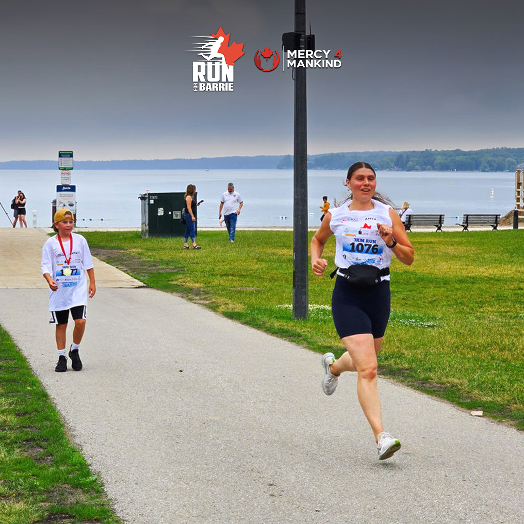 RunForBarrie's tweet image. 30 DAYS LEFT!

Barrie, let’s turn it UP!

Hit the pavement June 29 at 9 AM for Run For Barrie and power @BarrieFoodBank 💙

Bring the heat. Bring the change.

Register now: raceroster.com/events/2025/98…

Run loud. Run proud. Change lives!

#RunForBarrie #Mercy4Mankind #Barrie