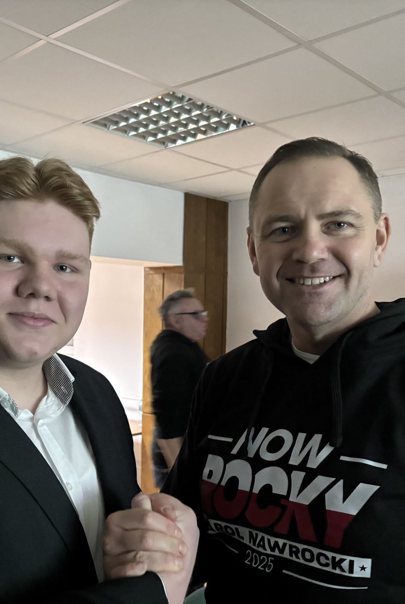To był niezwykły czas. Kampania, która właśnie dobiega końca, była pełna emocji, spotkań, rozmów i wspólnej pracy. Dziękuję każdej i każdemu z Was – za wsparcie, obecność, energię i wiarę. Dzięki Wam ta kampania miała sens i serce.

Karol Nawrocki to wyjątkowy człowiek. Mądry,