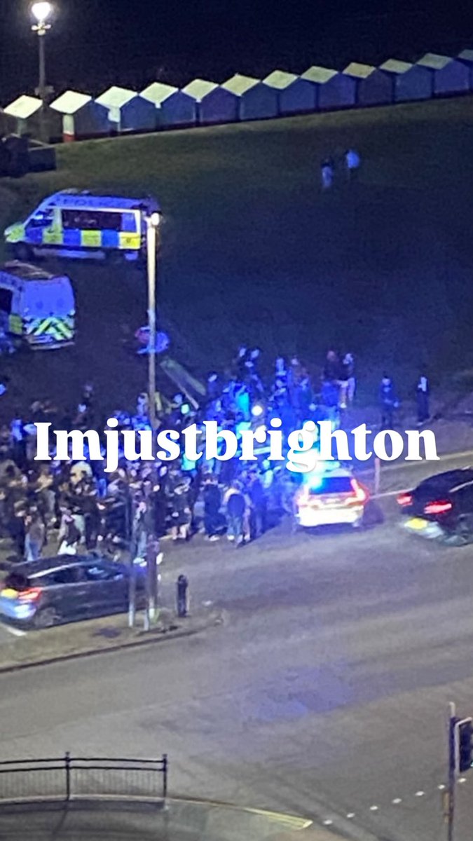 🚨 Now: A large group of teenagers has gathered on Hove Lawns, with Sussex Police now on scene.

More updates as we get them.