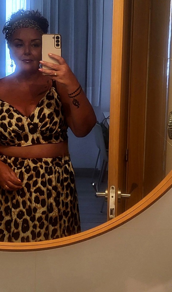 I don't always wear leopard print, only on days that end with Y
🐯💙