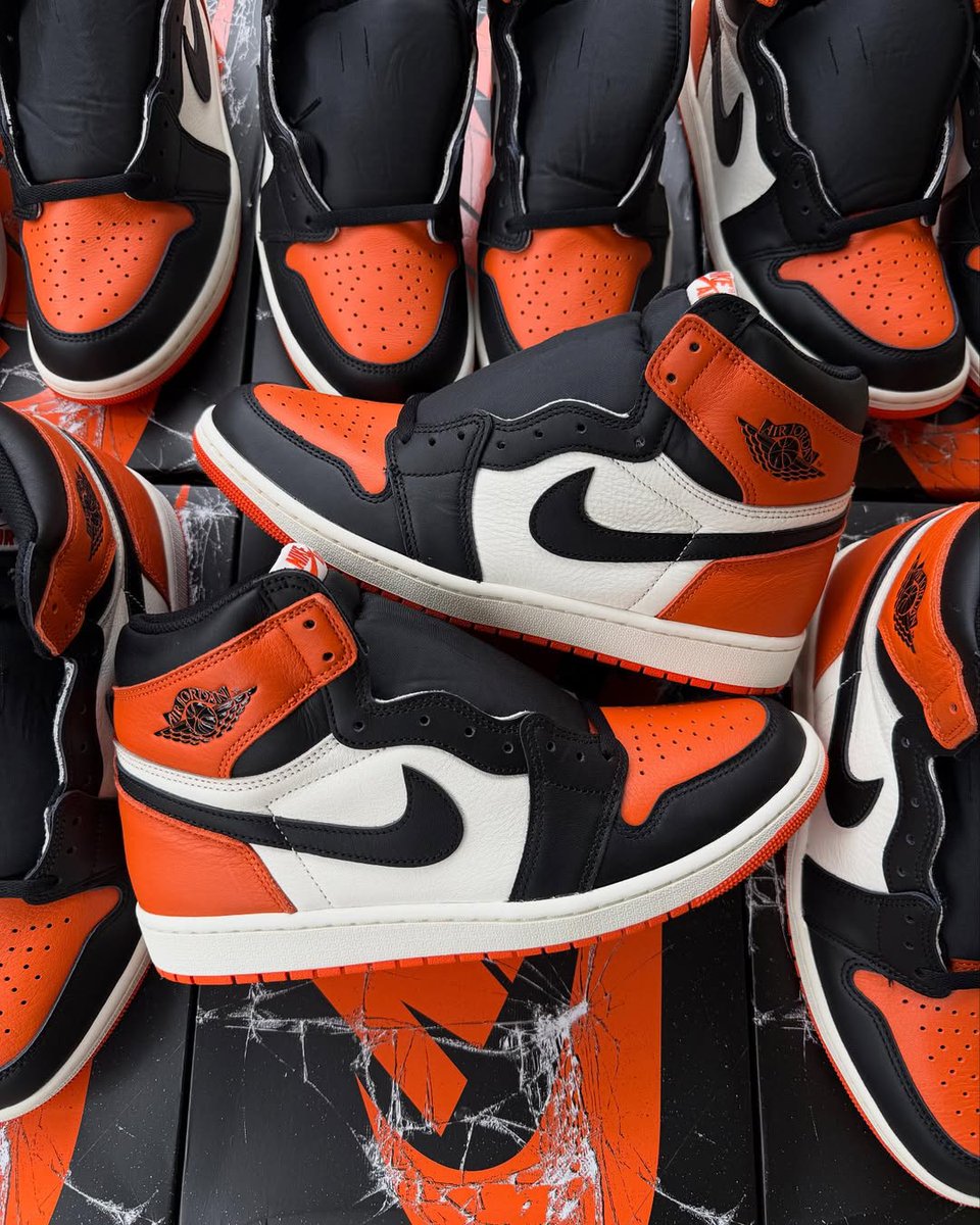 The Air Jordan 1 High OG "Shattered Backboard" comes with shattered glass packaging  🧡

Details: hoh.news/k8L8dxQ4y