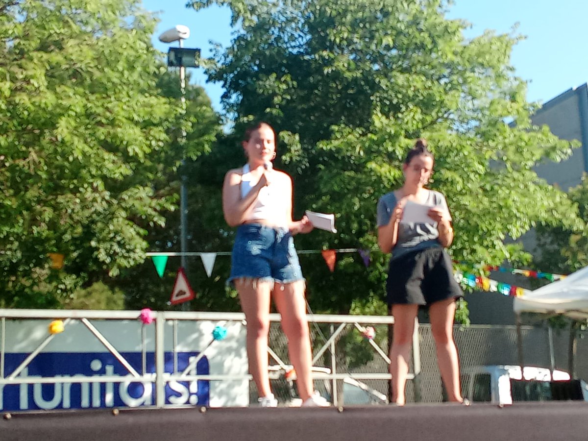 dignidadfont's tweet photo. Avui Girona Est ha celebrat la festa més important de totes 
la Festa de l'ESO

💛 Felicitant els que acaben la primària i faran el pas a l'ESO i celebrant els que la van acabar💛 https://t.co/Rf7ZLu5mRq