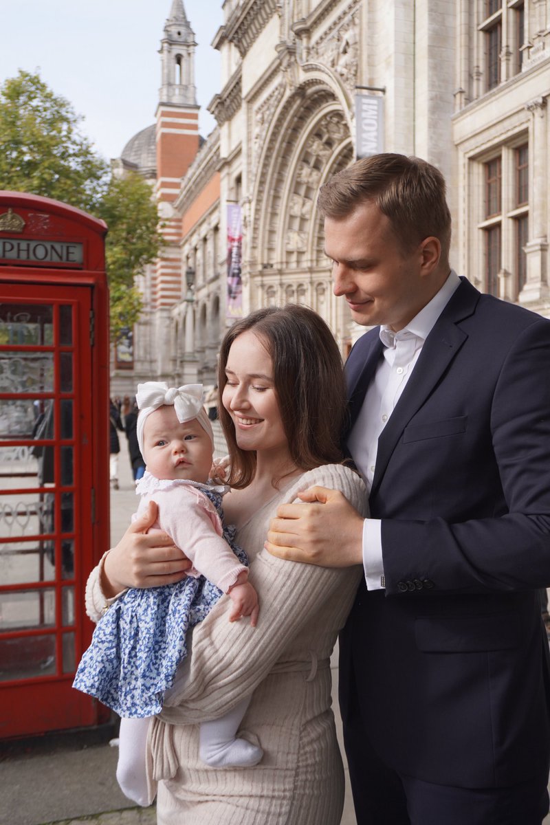 Kiedyś byłem w #Konfederacja, więc rozumiem wątpliwości wyborców #Mentzen, ale dziś wybór jest prosty. Mieszkamy w UK🇬🇧, ale chcemy Polski, do której warto wrócić. Polski za życiem, rodziną, wolnością słowa i niższymi podatkami. Dlatego głosujemy na Nawrockiego. 🇵🇱✌️#Nawrocki2025