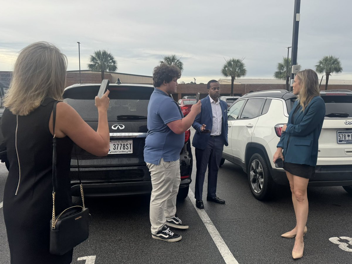 Joseph Bustos 🔥 (@joebreporter) on Twitter photo Staffers at work: as <a href="/AnnieAndrewsMD/">Dr. Annie Andrews</a> gives an interview, <a href="/HReneeHarvey/">Renee Harvey</a> and <a href="/ScottHarriford1/">Scott Harriford</a> record the interview outside the Blue Palmetto Dinner. Staffers at work: as <a href="/AnnieAndrewsMD/">Dr. Annie Andrews</a> gives an interview, <a href="/HReneeHarvey/">Renee Harvey</a> and <a href="/ScottHarriford1/">Scott Harriford</a> record the interview outside the Blue Palmetto Dinner.
