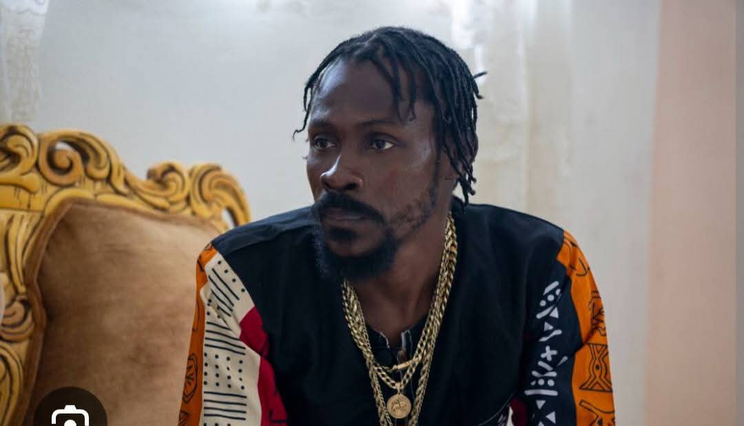 Vitèlòm Inosan blese nan ponyèt e li abandone baz li nan Tòsèl

Nou rive konfime pou ou, Vitèlòm Inosan, k ap dirije Krazebaryè, blese gravman grav nan ponyèt li, e li oblije abandone baz la ki chita nan Tòsèl, Taba 53/Pènye 17. Vitèlòm al pran swen nan youn nan enstalasyon