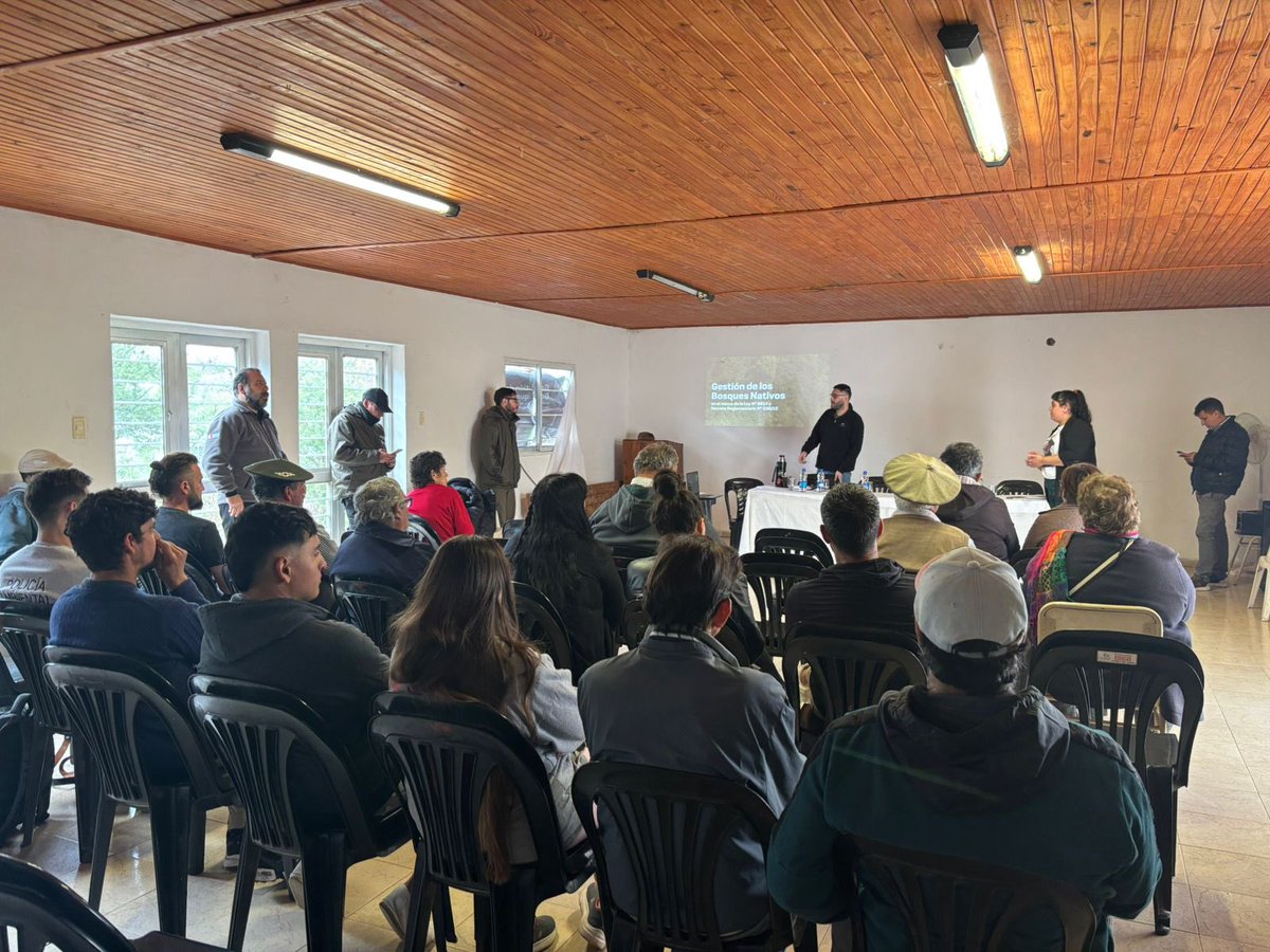 SebastianJaraOk's tweet photo. Capacitación en gestión del bosque nativo en Las Cañadas 🌳

Desde la Dirección de Bosques Nativos de la Secretaría de Desarrollo Sostenible de @ambientecba realizamos una jornada de formación en la comuna de Las Cañadas, Dpto. Cruz del Eje. https://t.co/YZh3VQXHL5