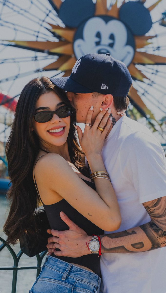 Kenia Os y Peso Pluma. ❤️