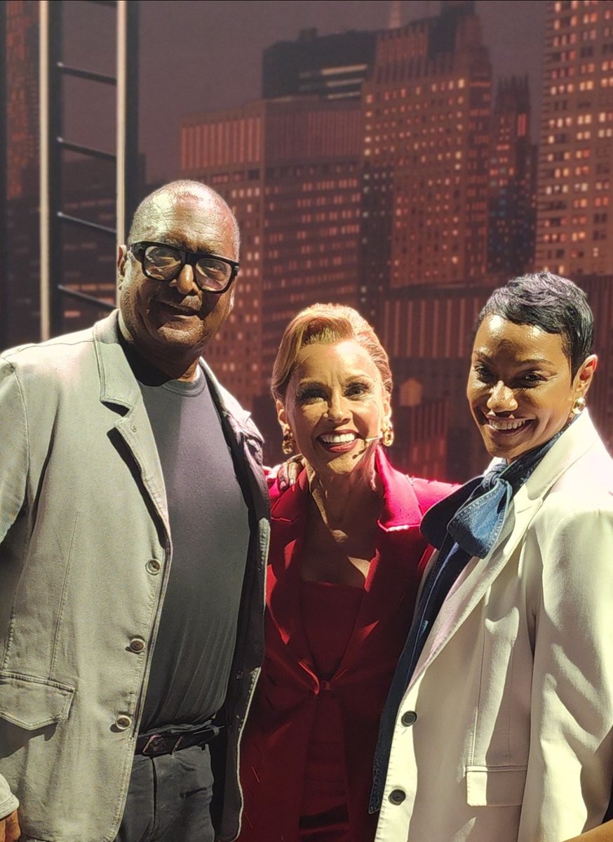 MathewKnowles's tweet image. We had such a great time seeing The Devil Wears Prada while in London! Vanessa Williams was absolutely incredible in the production. To top it off, my wife Gena was thrilled to reconnect with Vanessa, who she supported as an assistant for over a decade.
Thank you, Vanessa, for…