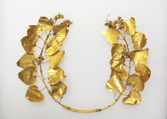 Wreath of ivy leaves and berries, funerary wreath crafted from gold, Greek and Roman Art, now part of the collection at the Metropolitan Museum of Art.