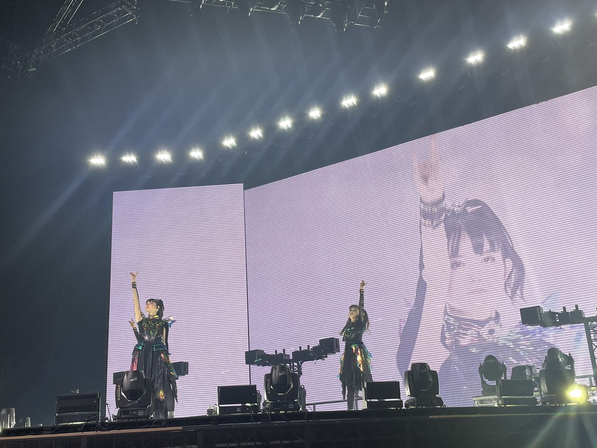 resident_in_box's tweet image. #BABYMETAL セトリ
2025/5/30 #TheO2

1.BABYMETAL DEATH
2.メギツネ
3.PAPAYA‼︎
4.B×M×C
5.メタり！！
6.Kon! Kon!
7.Sunset Kiss
8.Song3
9.ヘドバンギャー！！
10.RATATATA
11.ギミチョコ‼︎
12.from me to u (feat. Poppy)
13.KARATE
14.イジメ、ダメ、ゼッタイ
15.Road of Resistance