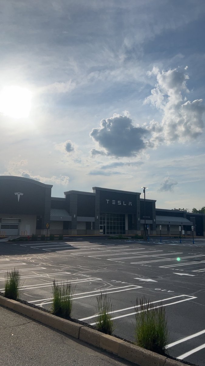 New Tesla location spotted in Toyota, New Jersey.

Who knows when this will be opened? 

<a href="/SawyerMerritt/">Sawyer Merritt</a> <a href="/wholemars/"></a> <a href="/elonmusk/">Elon Musk</a> <a href="/Tesla/">Tesla</a>