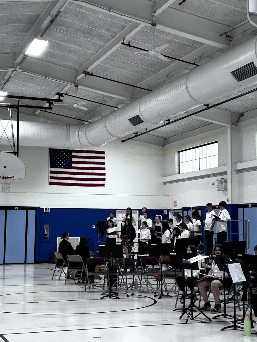 newhtfd's tweet photo. Our talented musicians and singers were at it again with incredible concert performances!  Thank you Mrs. Melillo and Mrs. Mauro for preparing our students. https://t.co/F7VhDu6OVZ