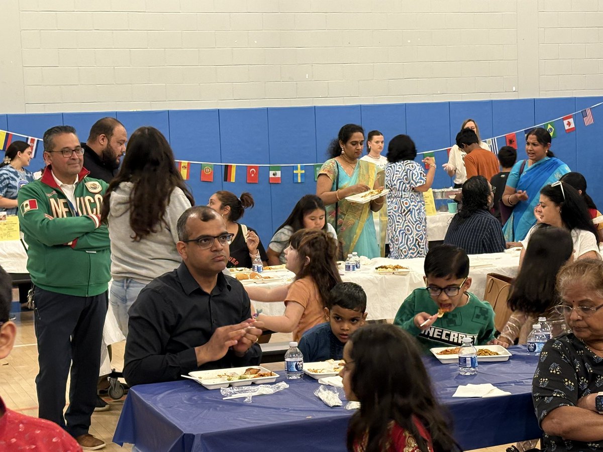 LFriedman_FTPS's tweet photo. CES hosted our first International Food Festival this week. What a great evening showcasing our wonderful diverse school community!! A night filled with delicious food and amazing performances. https://t.co/RJVABGZfZj