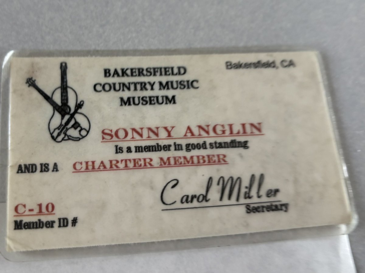 Community Dining on <a href="/Amtrak/">Amtrak</a> is a great way to meet folks!!!   

Today's breakfast <a href="/BLacefieldKY/">Braden Lacefield</a> &amp; I ate w/  Sonny Anglin.  

Sonny wrote some great songs, played great venues &amp; knows a lot of folks in the biz!

At 87 he is traveling from Bakersfield to Nashville to record a new