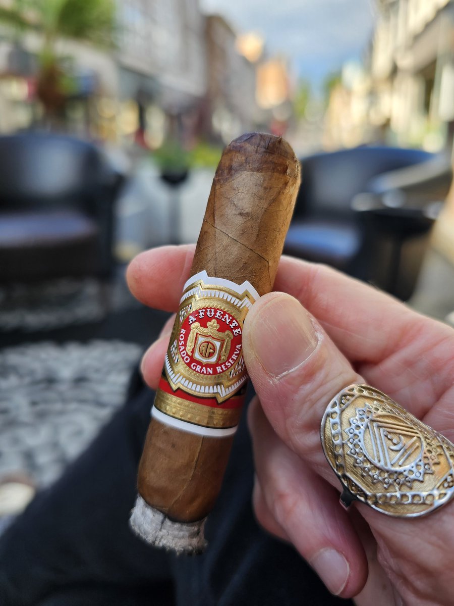 Petit Corona (@achickwithstick) on Twitter photo Not too many places you can sit outside & enjoy a lovely cigar.
My 1st smoke after 3 weeks of respiratory illness crud.
I hope y'all are having a great Friday! Cheers.
#arturofuente #fuentefriday #sotl #botl <a href="/Beverley_Cigar/">Beverley Cigar Store</a> Not too many places you can sit outside & enjoy a lovely cigar.
My 1st smoke after 3 weeks of respiratory illness crud.
I hope y'all are having a great Friday! Cheers.
#arturofuente #fuentefriday #sotl #botl <a href="/Beverley_Cigar/">Beverley Cigar Store</a>
