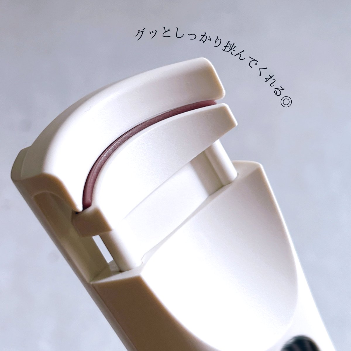 ボダナさまからいただきました𓂃

ワイドカーブでまつ毛全体が一気にグッと上がる👍🏻⟡.· VODANA グラムパワーロングラスティング ヒーティングビューラー♩3段階の温度調整が可能な上に、10秒で完成する超加速余熱🔥簡単に自然で綺麗なカールが完成🪄軽くて持ち運びにも便利◎
#ガチモニター_ボダナ