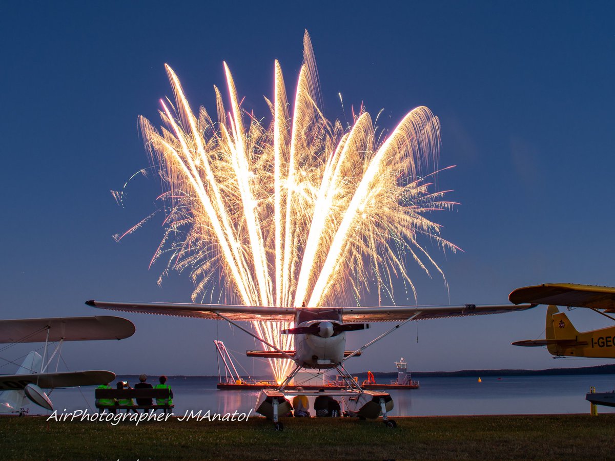 jmanatol's tweet image. #BuenasNoches
Mañana vuelve el #RIH 2025 en #Biscarrosse
#Agua, #aire, #fuego, #spotting todo unido durante el sábado y el domingo 

@musee_Hidroaviation
@hidroaviacion