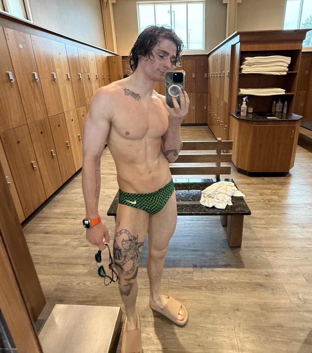 Travis (@travisstevenz) on Twitter photo 