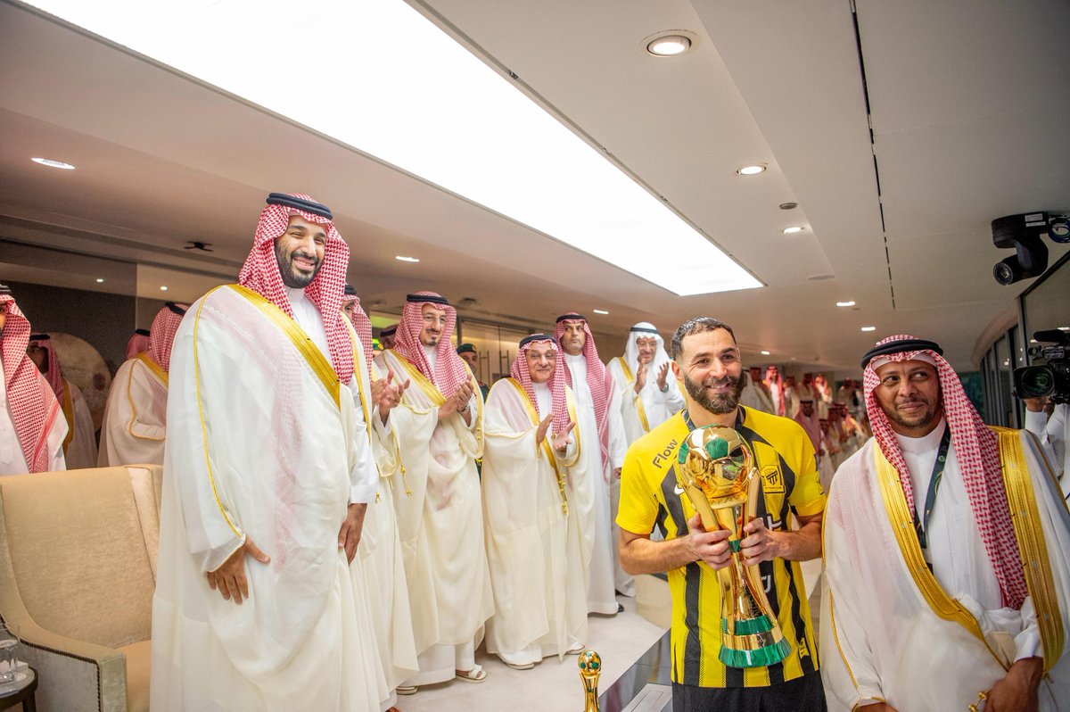 makkahregion's tweet photo. #صور
نيابة عن #خادم_الحرمين_الشريفين..
سمو #ولي_العهد يٌتوّج فريق الاتحاد بكأس خادم الحرمين الشريفين للموسم الرياضي 2024 – 2025 https://t.co/ELAbrIlGqD