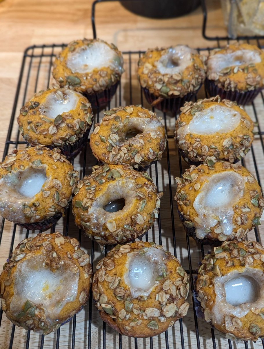 If anyone is interested i’m selling PROTEIN MUFFINS for $5 a pop, tap in 🔥🙏

(LIMITED SUPPLY 🧁 I almost passed out making this batch)