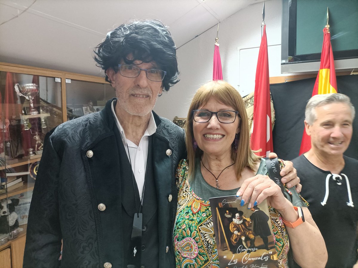 PSOEValdemoro's tweet photo. 🎉¡La Casa de Castilla-La Mancha  da inicio a su Semana Cultural por todo lo alto! 🎉

Una magnífica actuación de la comparsa " Los Caricatos",  un ambiente lleno de alegría y una gran muestra de hermandad entre vecinos y vecinas han marcado el comienzo de esta esperada semana.

Nuestro portavoz Vicente López-Peláez Roncero , junto a la concejala Alicia López Polo , no han querido faltar a esta cita tan especial, acompañando con cariño y cercanía a quienes mantienen vivas nuestras tradiciones y nos recuerdan el valor de nuestras raíces.

#CastillaLaManchaEnValdemoro #SemanaCultural