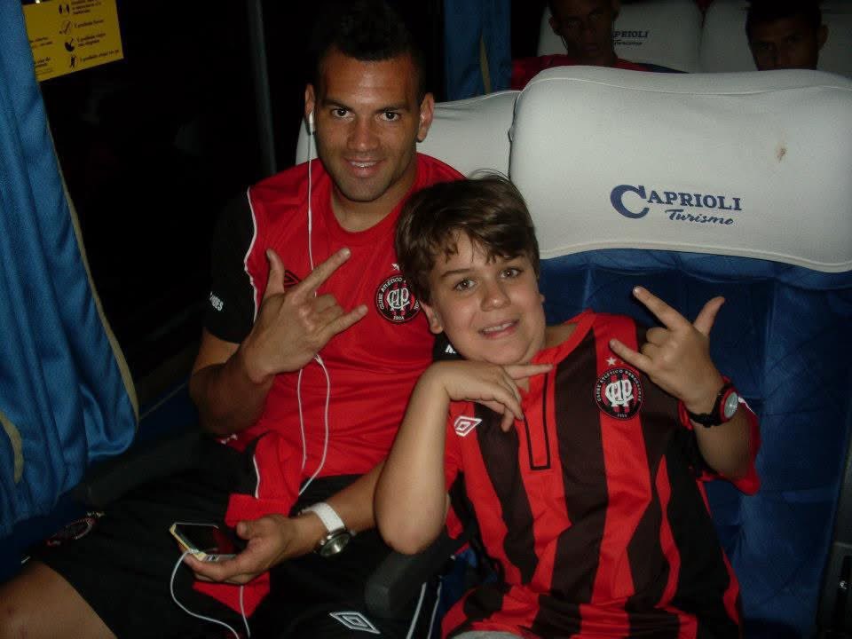 e eu era uma criança feliz