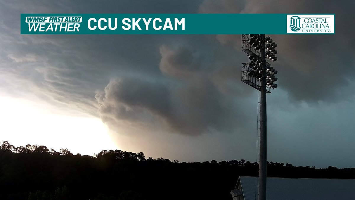 INSANE view from Coastal Carolina University as severe storms move in. #SCwx @WMBFnews