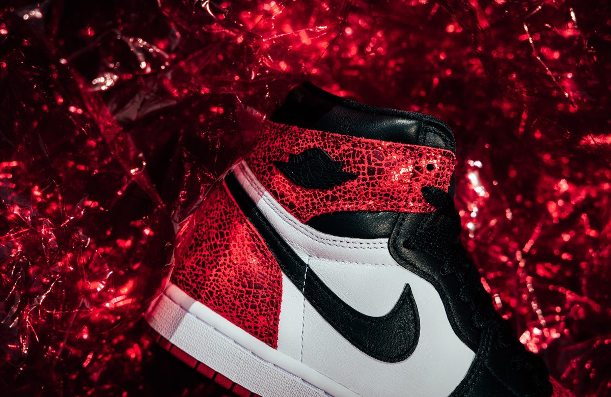 The Women's-Exclusive Air Jordan 1 High OG "Ruby" Drops Tomorrow 😍

Where To Buy: hoh.news/hGMGF2qhS