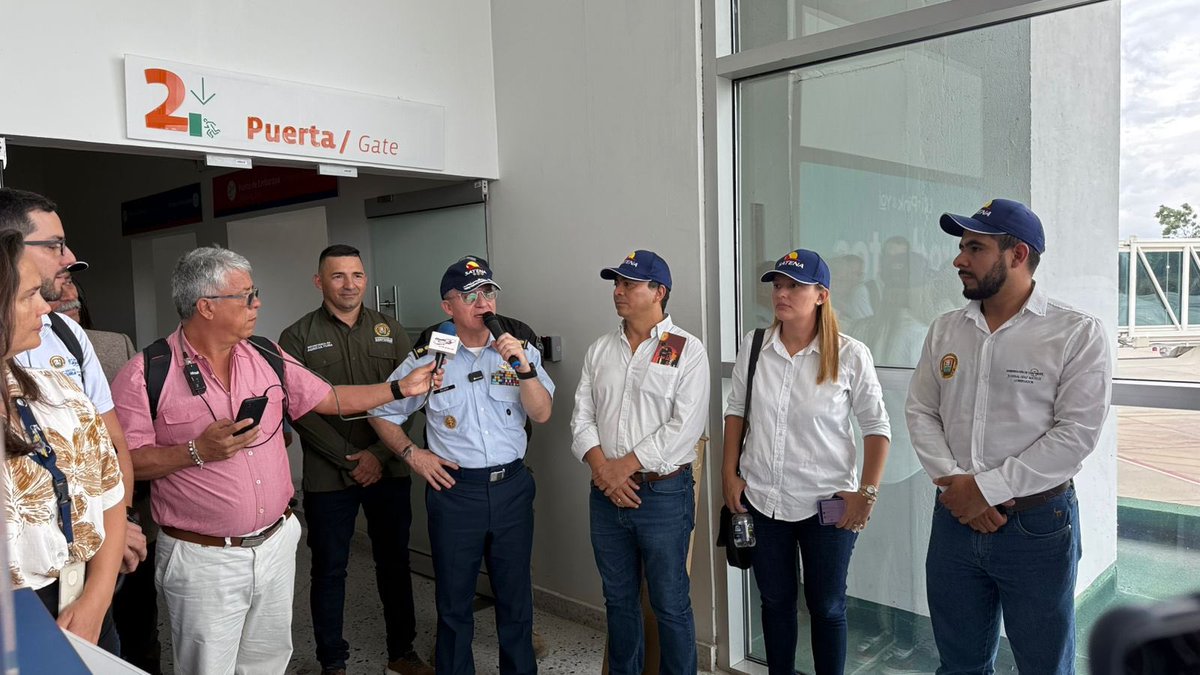 AnatoOriente's tweet photo. @AnatoOriente presente  en el evento del vuelo Inaugural de la ruta Bucaramanga - San Gil operado por SATENA. Celebramos este logro para la conectividad de Santander como destino turístico. Agradecimientos a @manuelreyesphotographer por el material audiovisual compartido. https://t.co/s7KKmFf92W