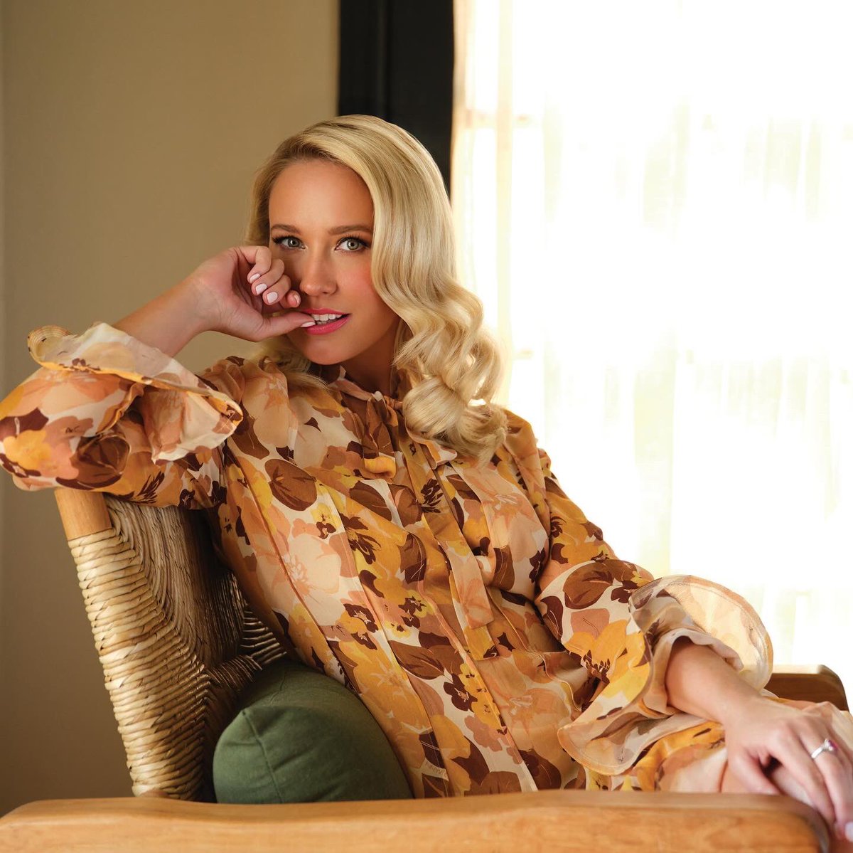 Anna Camp tweet media
