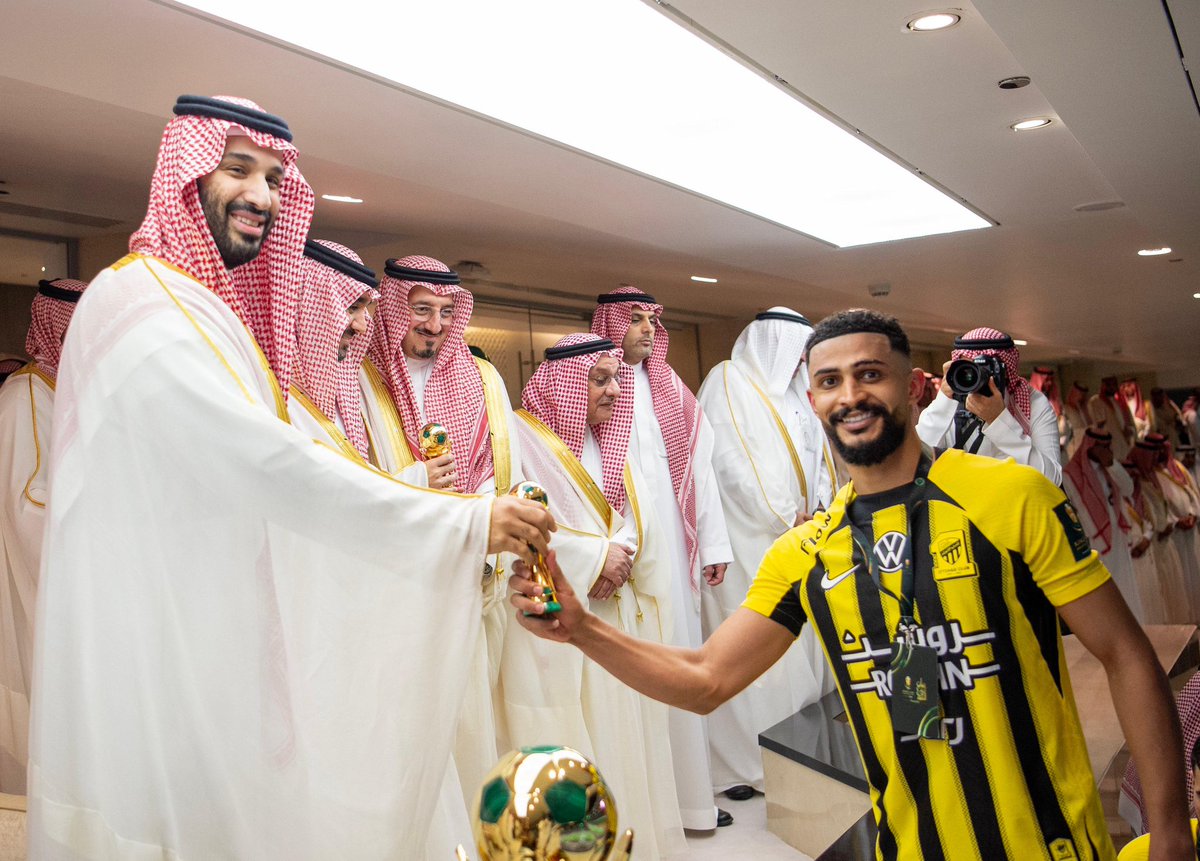 Yalmisehal's tweet photo. أبارك لمجلس إدارة نادي الاتحاد ومنسوبيه وجماهيره التتويج بكأس خادم الحرمين الشريفين، بتشريف وحضور سمو سيدي ولي العهد - حفظه الله- وحظًّا أوفر لشقيقه نادي القادسية في المناسبات المقبلة.
مباراة كبيرة قدمها الفريقان وسط حضور جماهيري مميز أظهر صورة مشرفة للكرة السعودية. 🇸🇦

#أغلى_الكؤوس