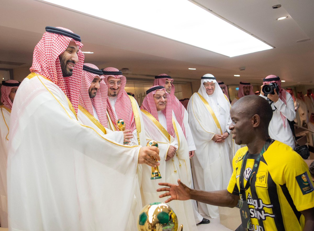 أبارك لمجلس إدارة نادي الاتحاد ومنسوبيه وجماهيره التتويج بكأس خادم الحرمين الشريفين، بتشريف وحضور سمو سيدي ولي العهد - حفظه الله- وحظًّا أوفر لشقيقه نادي القادسية في المناسبات المقبلة.
مباراة كبيرة قدمها الفريقان وسط حضور جماهيري مميز أظهر صورة مشرفة للكرة السعودية. 🇸🇦