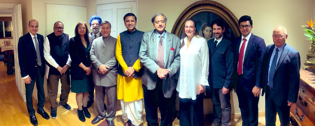 The delegation ended the day yesterday with an outstanding dinner discussion at the home of former Colombian Ambassador to India, my friend Mariana Pacheco, where we had the chance to meet and make a new friend in two-term Bogota Parliamentarian Juan Carlos Losada, an Art of