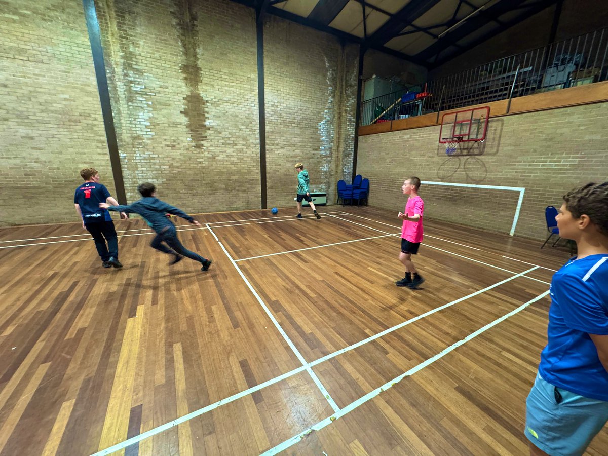 😎Friday Night Club🙌

Fun packed session tonight <a href="/IbroxChurch/">Ibrox Church</a>,🥳

Activities: 
🔊Music- Listening✅
🎮PS5- Socialising ✅ 
🏀Basketball- Communication✅
⚽️Football- Team Building✅

<a href="/GYIP1994/">G.Y.I.P</a>