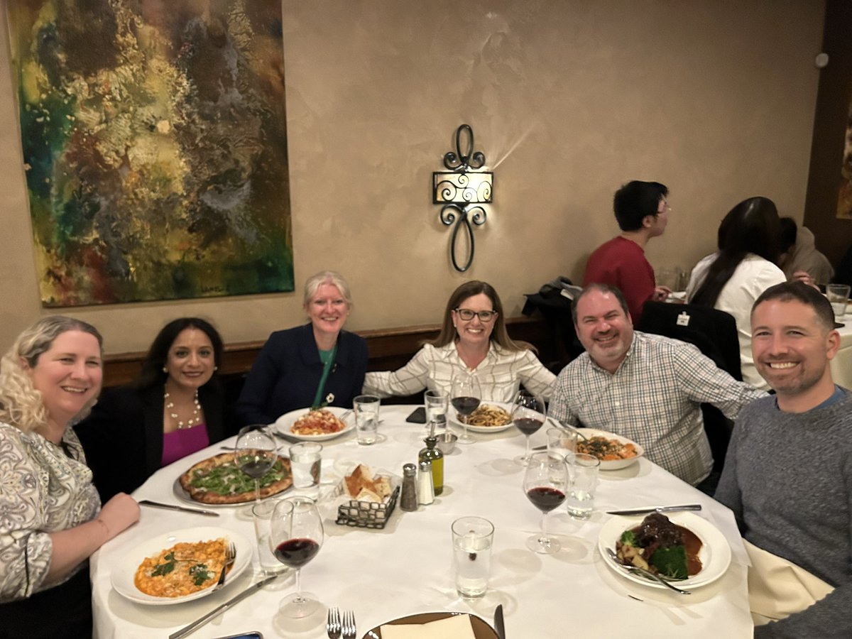 s_brond's tweet photo. Happy #ASCO25!! 🥰

@Kathy_WalshMD 
@DeepaRangachari 
@JenSchwartzIUSM
@JonMarronMD
@OncMedEdCoP https://t.co/DA8iku2tYQ