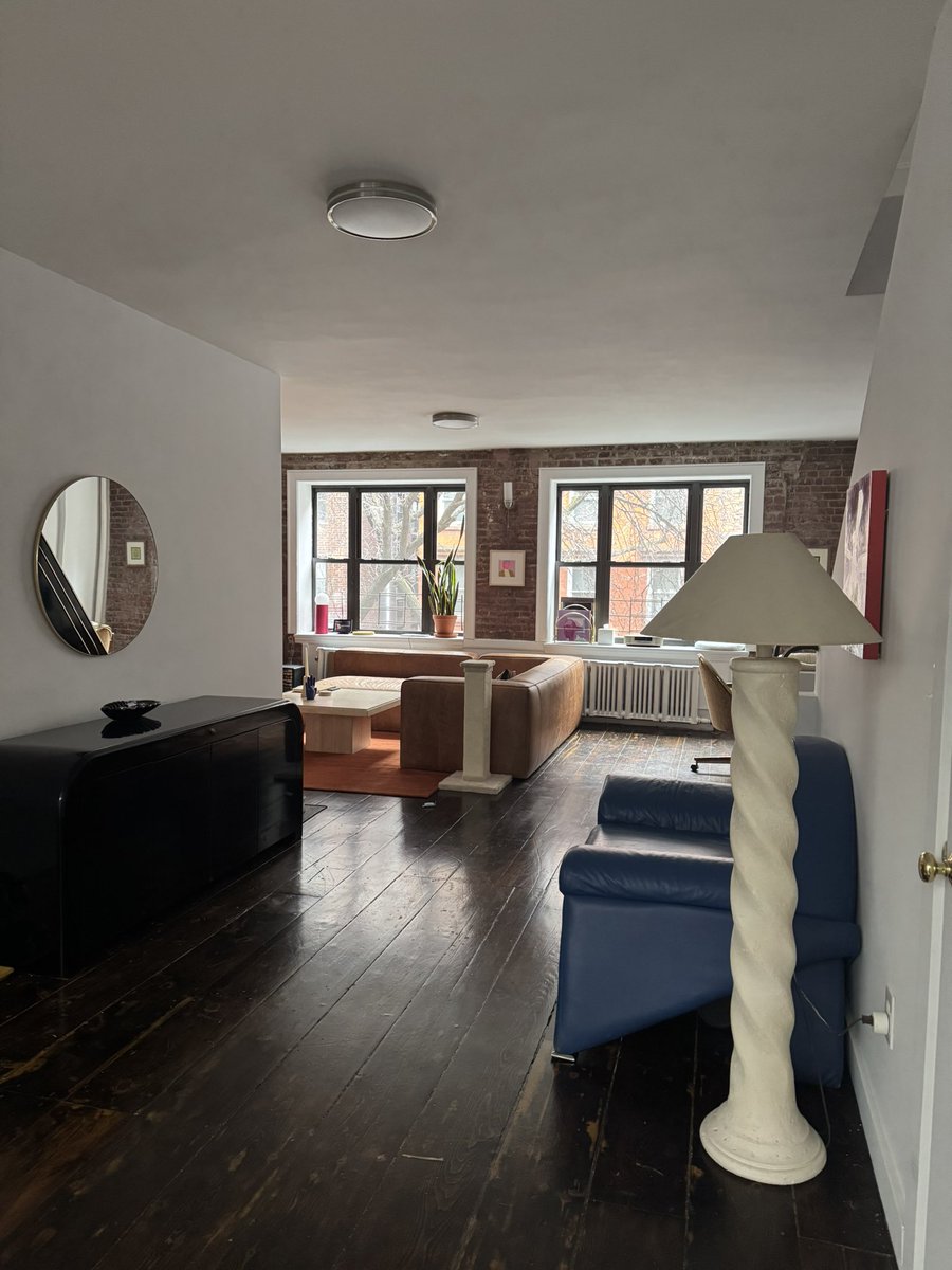 hrosenblume's tweet image. Friends, founders, cool ppl,
If you are coming to NY tech week, my townhome by Madison Square Park has a lot of extra space
Come hang between meetings, or HMU if you need a place to crash