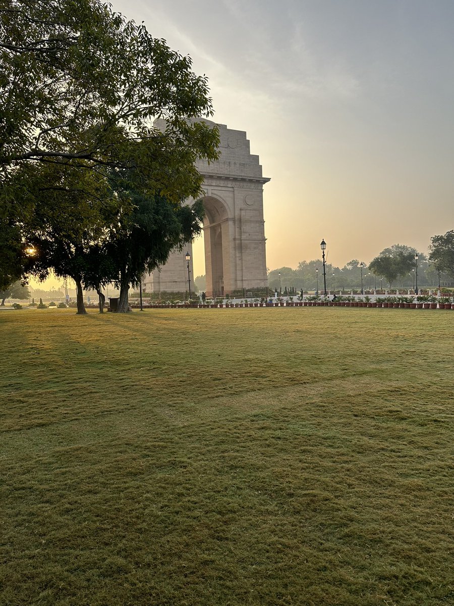 sudhikaushik's tweet image. Early morning walks around India Gate never get old :)