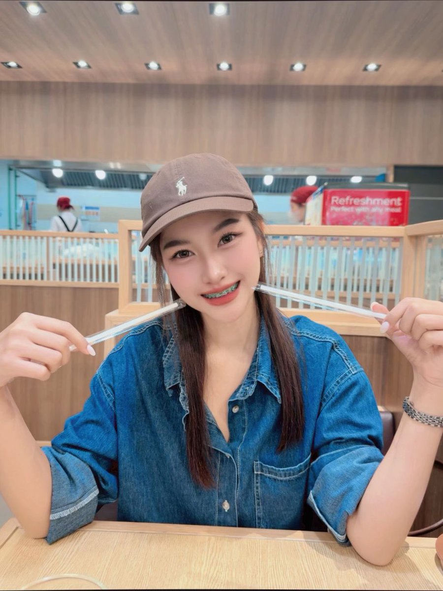 ploy_94p's tweet photo. กินคนเดียวมันเหงามีใครจะมากินเป็นเพื่อนไหมนะ🐬📷📷 #แอบแซ่บ #เปิดการมองเห็น #คนโสด #เหงา #ทักมาคุยได้ #รีทวิตให้ด้วยน้า https://t.co/2CgHtvW7A6
